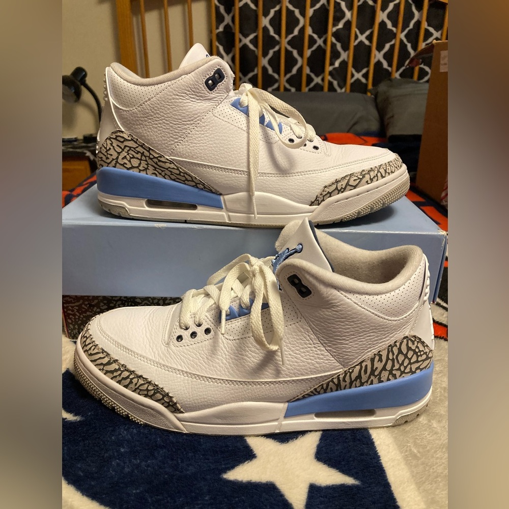 Air Jordan 3 Retro UNC